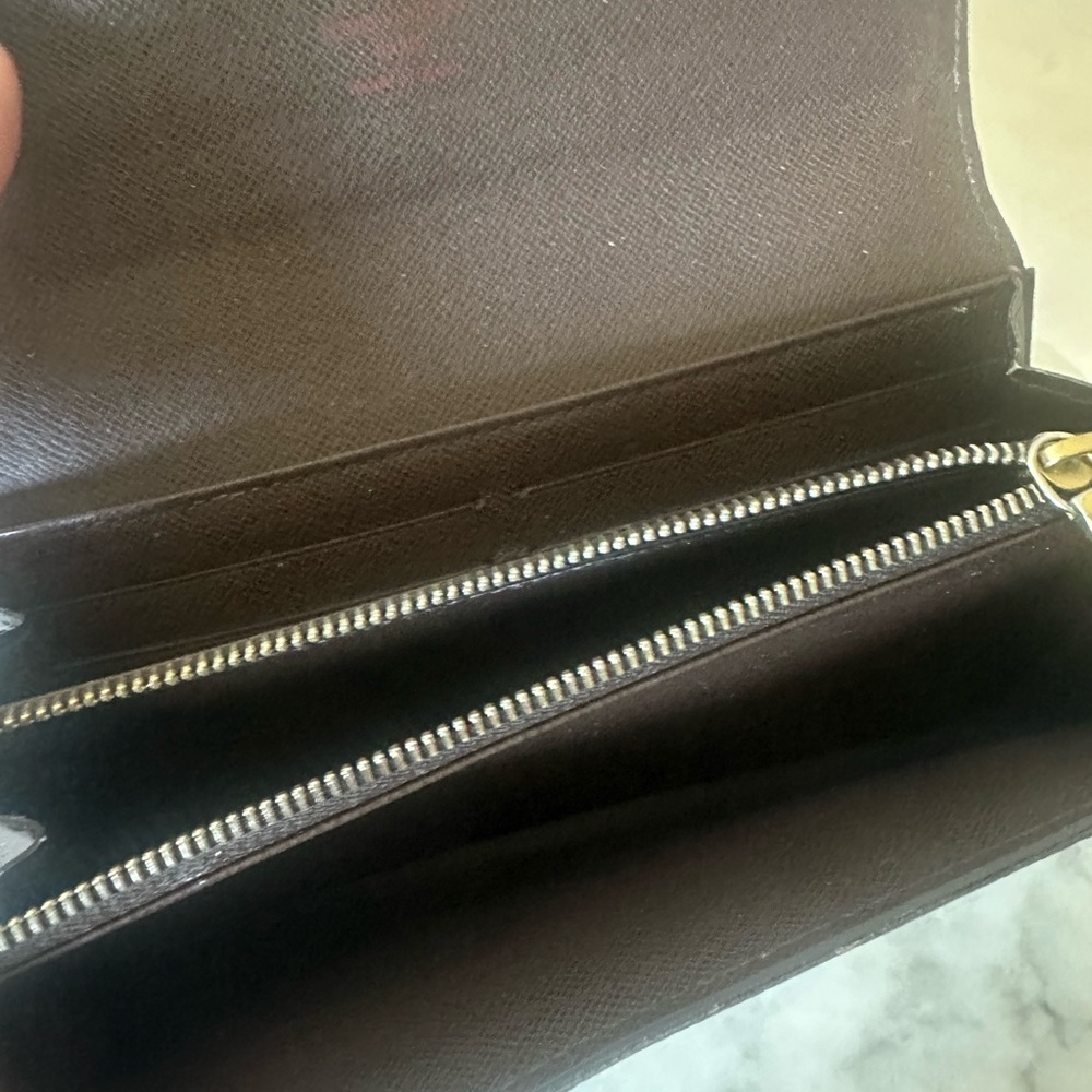 Authentic Louis Vuitton Brown Checkered Wallet - Picture 4 of 4